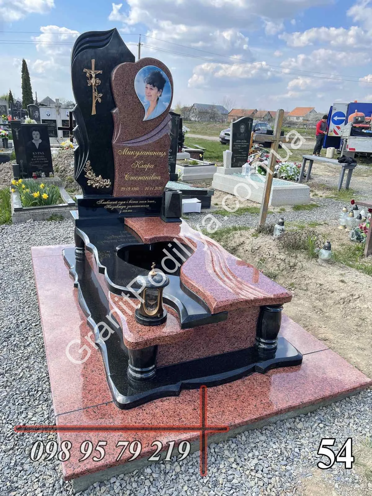 Подвійний пам'ятник з граніту - Кам'янець-Подільський | GranitPodillya